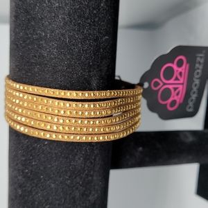 Wrap button bracelet